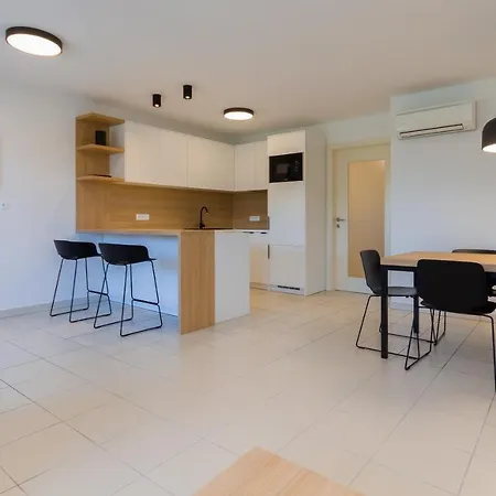 Premium Sea Side Marina By Locap Group Apartment *