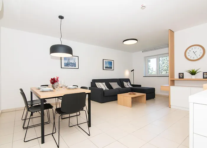 Premium Sea Side Marina By Locap Group *